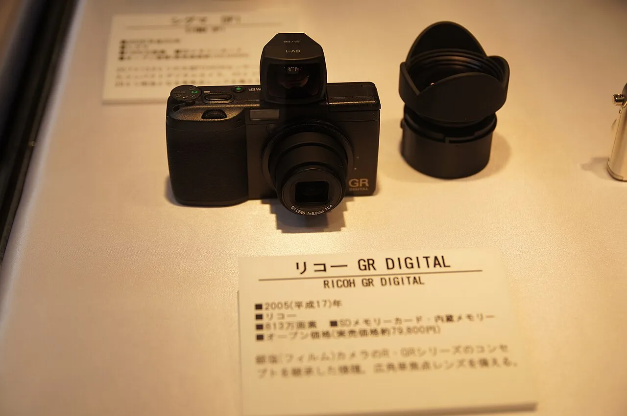 리코 GR Digital (2005)