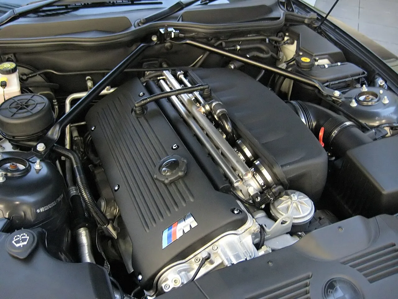 BMW S54B32 自然吸気直列6気筒エンジン