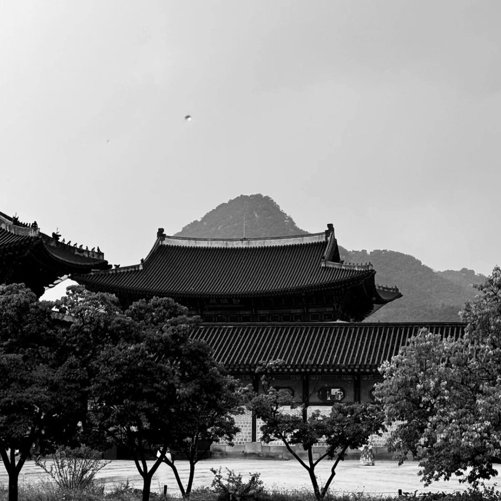 북악산과 근정전